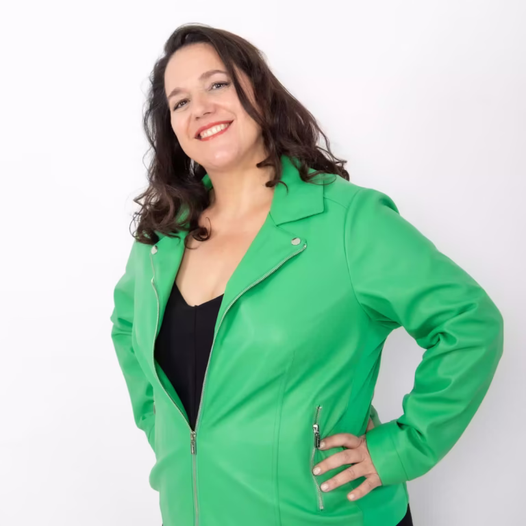 Ángela Covas. Escritora, formadora coach y fundadora de Greatitute.